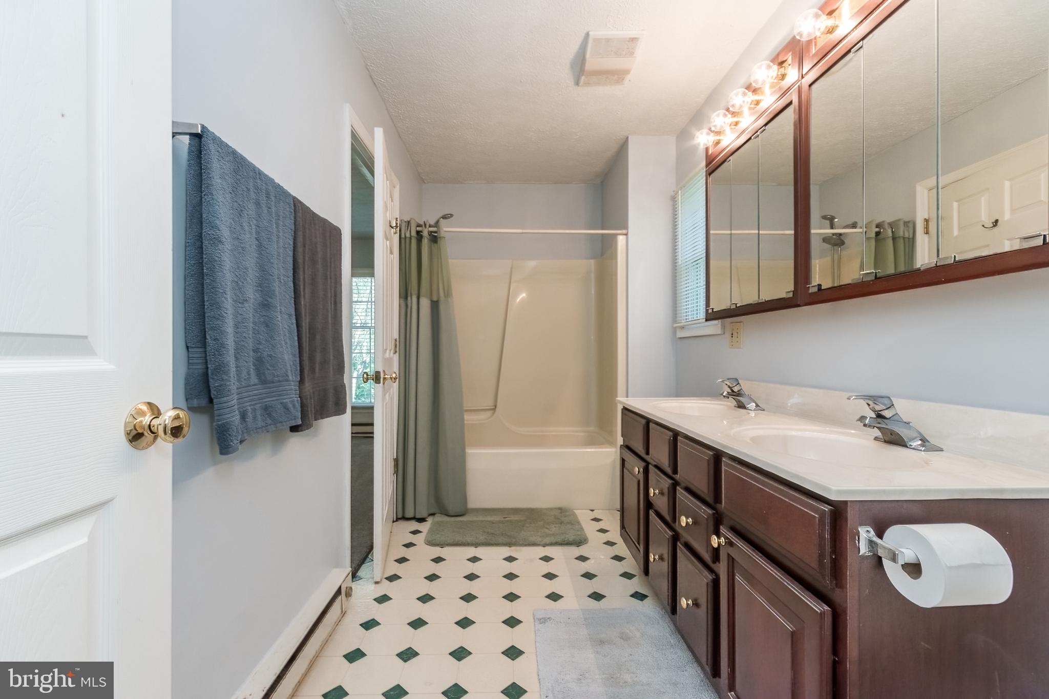 APPLE TREE FARMS - Residential