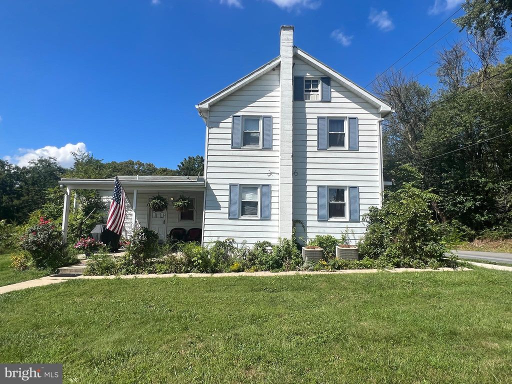 Photo of 684 Bean Hill Road, Lancaster, PA 17603 (MLS # PALA2040848)