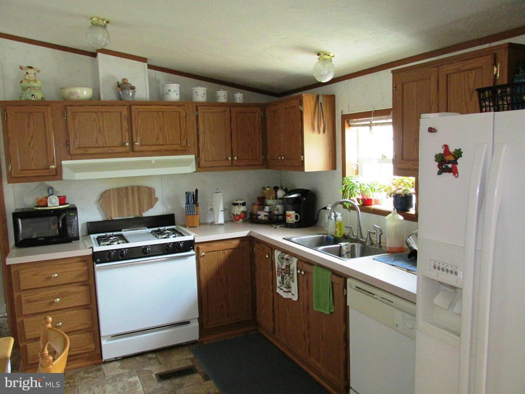 BOONES ESTATES - Residential