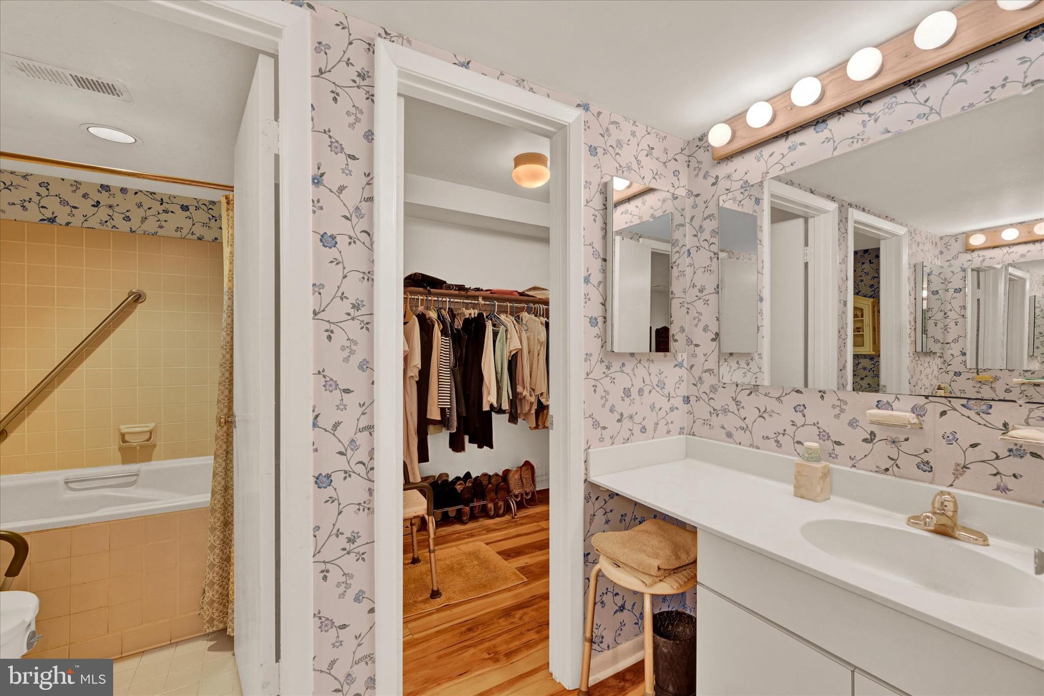 SCARBOROUGH - Residential