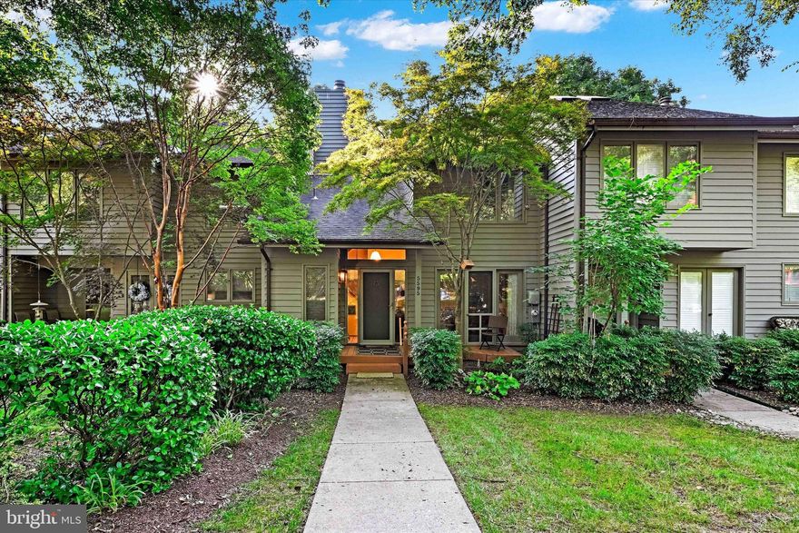 Welcome to Scarborough, in the heart of Columbia right near everything you need and everywhere you want to be ! We are proud to present another rare opportunity in this coveted established and extremely well presented community. Pride of ownership and great curb appeal are clearly evident throughout ! You will be enchanted as you drive into this secluded court with its fall colors at their peak beauty. Inside you will find spacious rooms on three fully finished levels with a fireplace, deck, and vaulted ceilings. Ready for your specific touches this one has been lovingly cared for over the course of several decades. Schedule your private tour today.