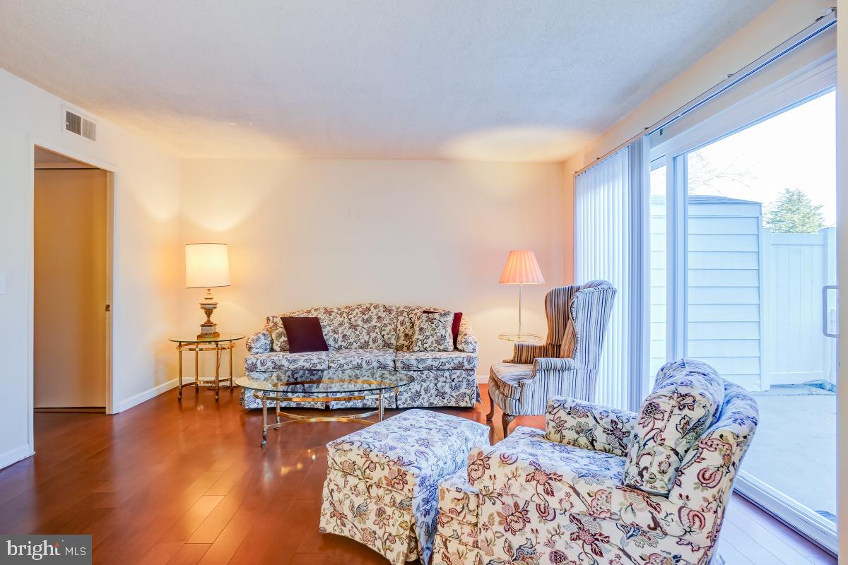 LEISURE WORLD - Residential