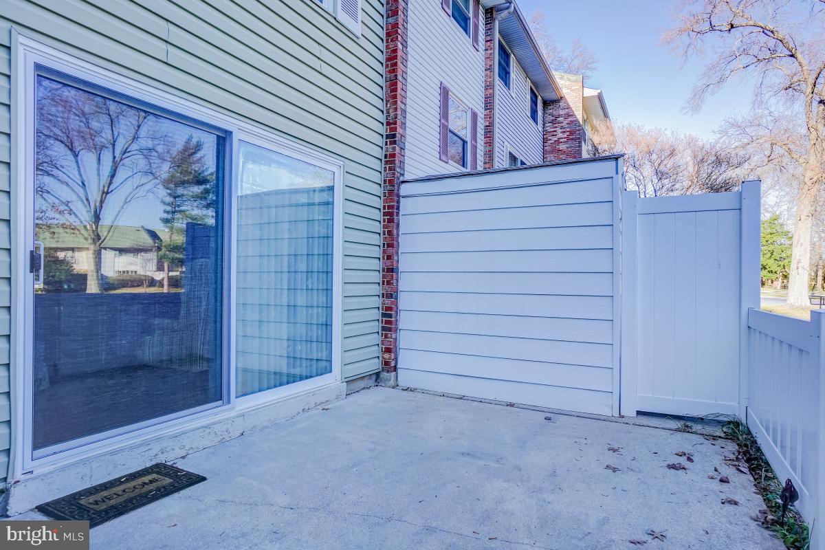 LEISURE WORLD - Residential