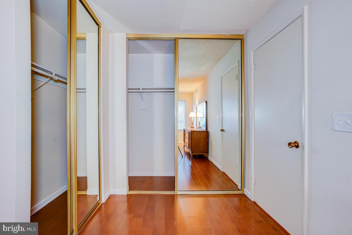 LEISURE WORLD - Residential