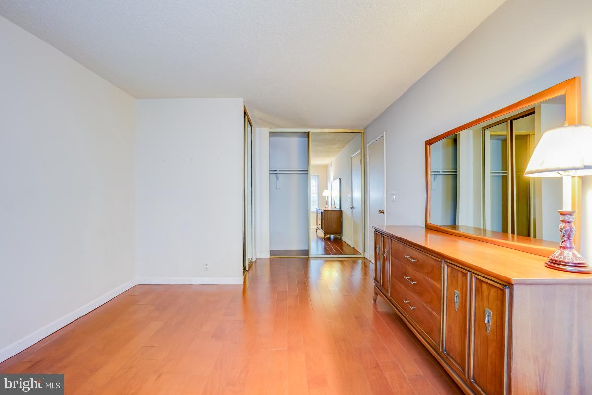 LEISURE WORLD - Residential