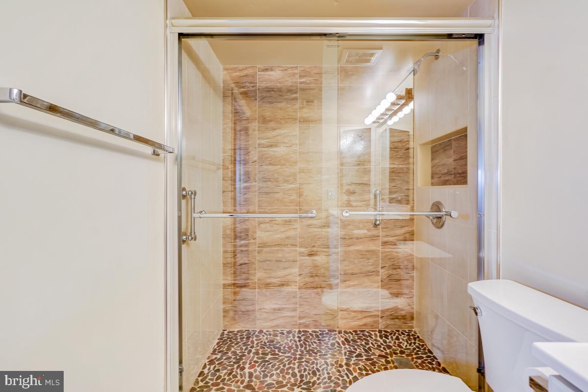 LEISURE WORLD - Residential