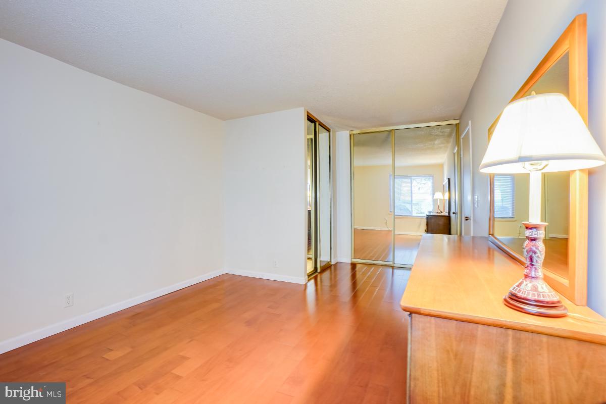 LEISURE WORLD - Residential