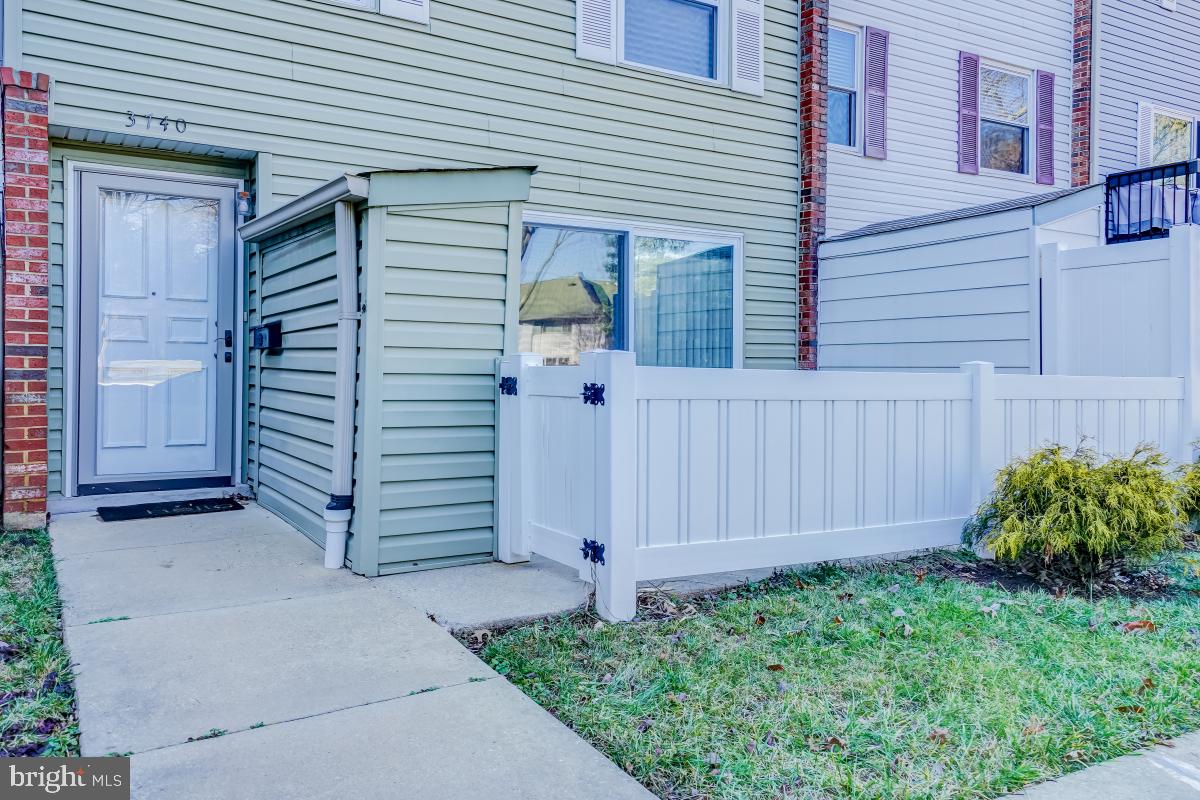 LEISURE WORLD - Residential