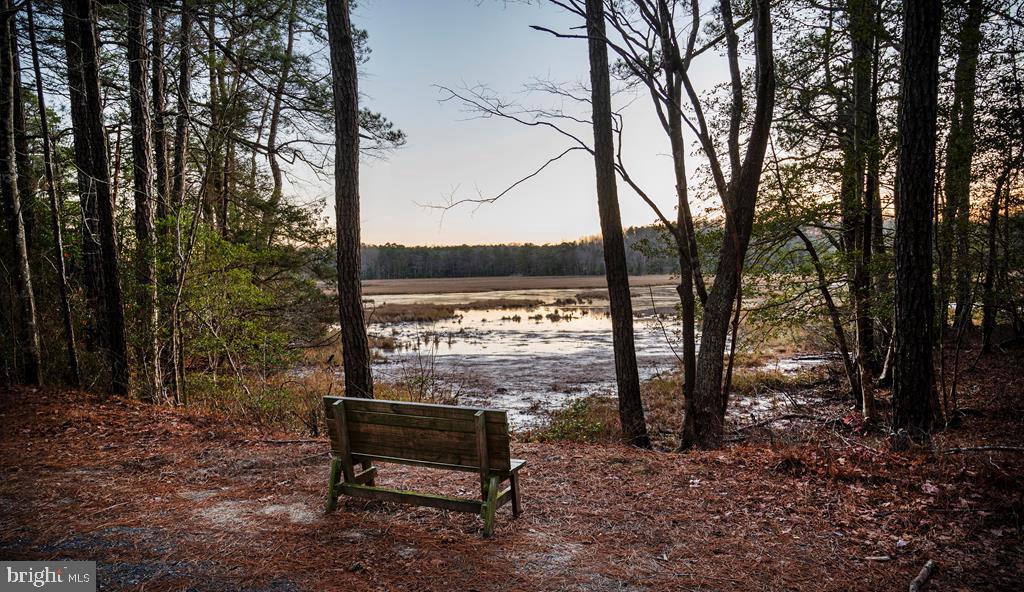 CAPTAIN'S COVE - Residential