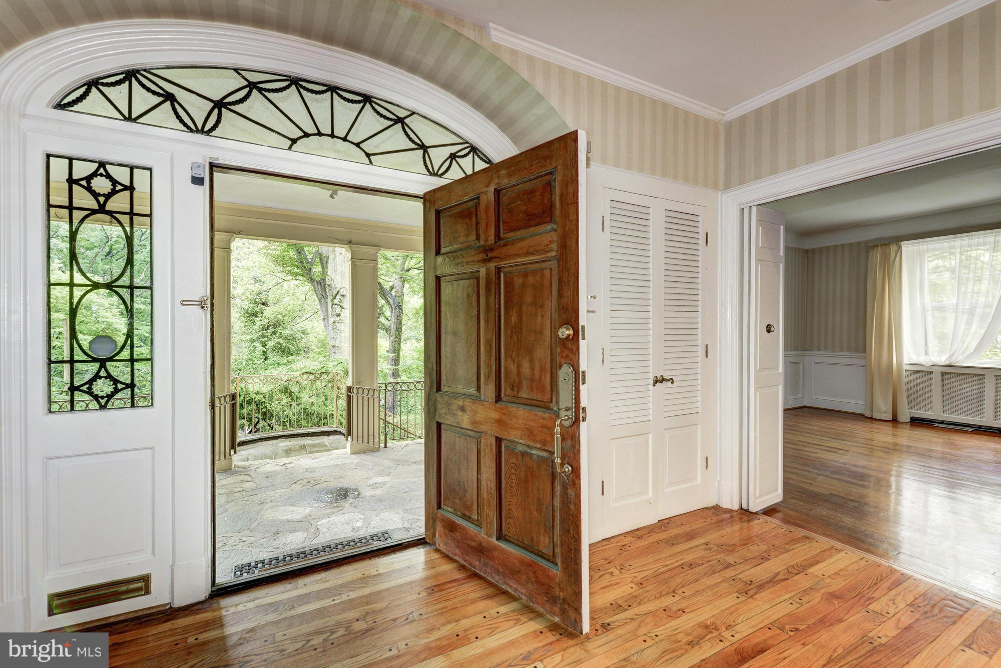 FOREST HILLS - Residential