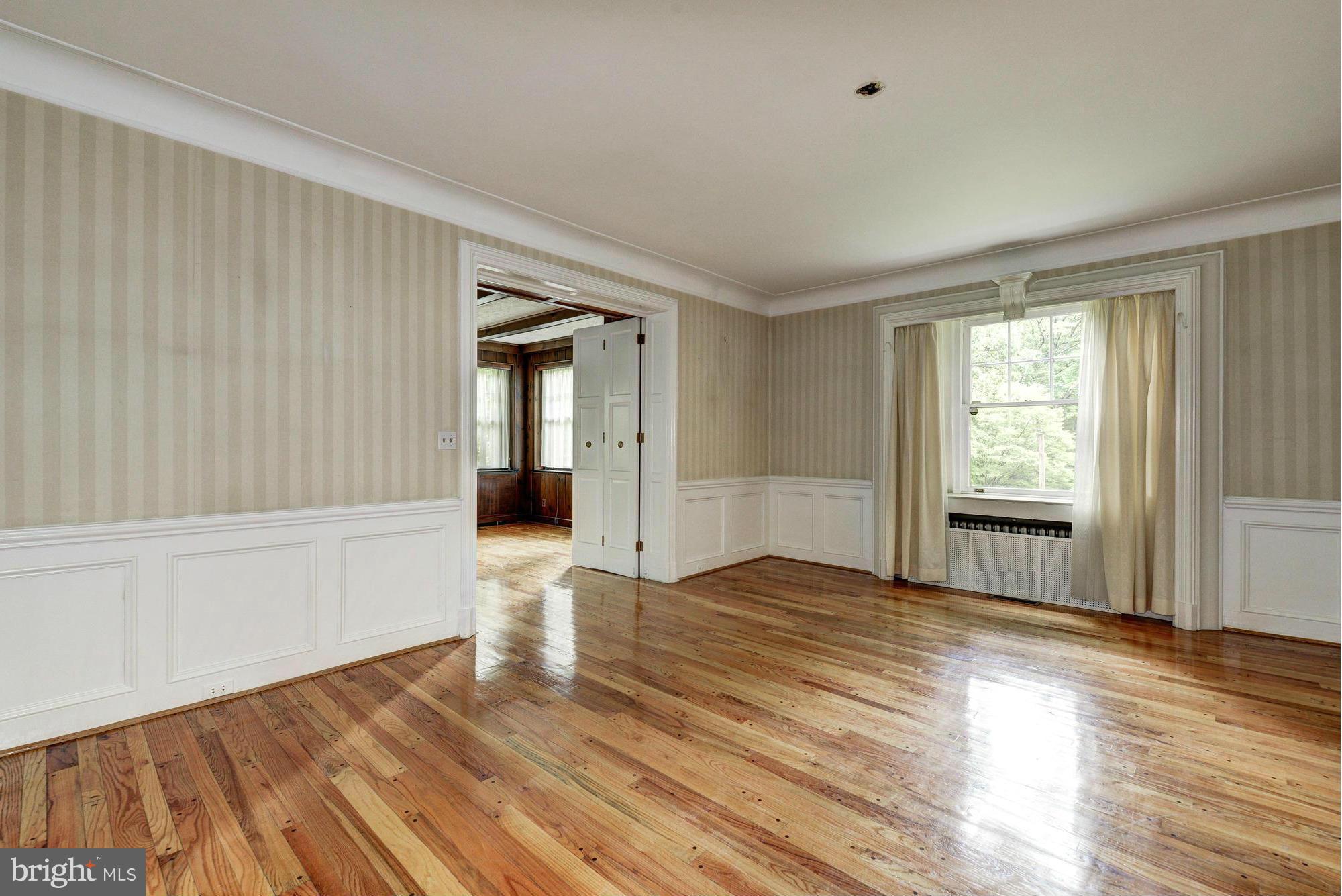 FOREST HILLS - Residential