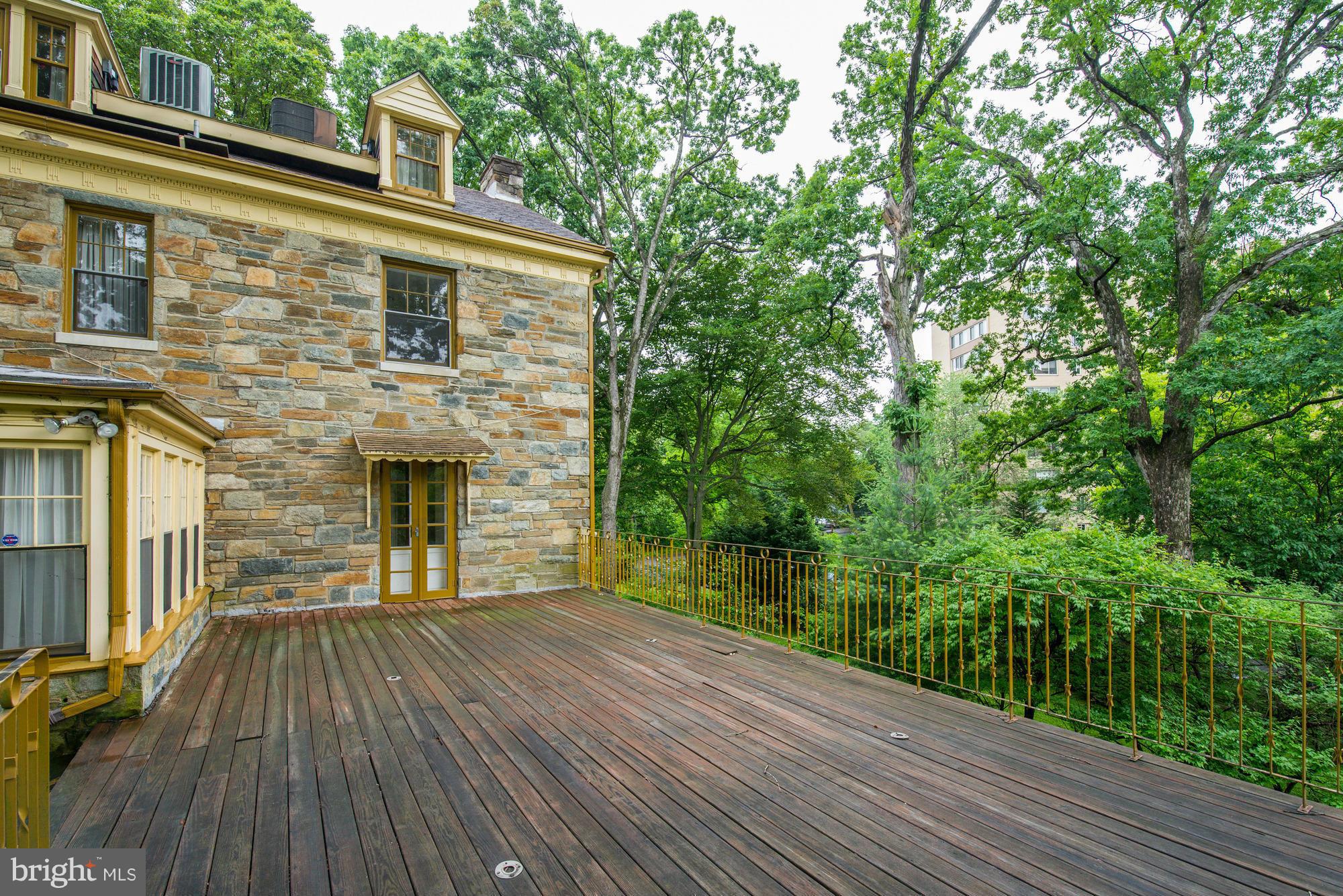 FOREST HILLS - Residential