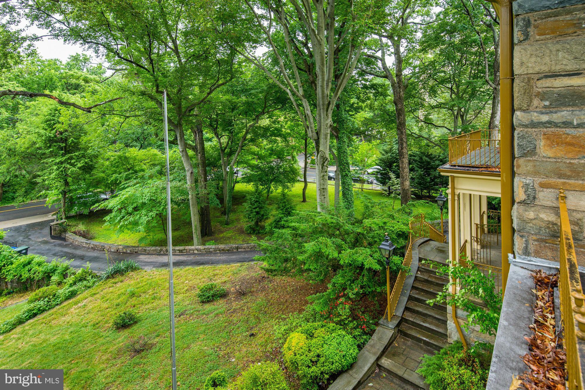 FOREST HILLS - Residential