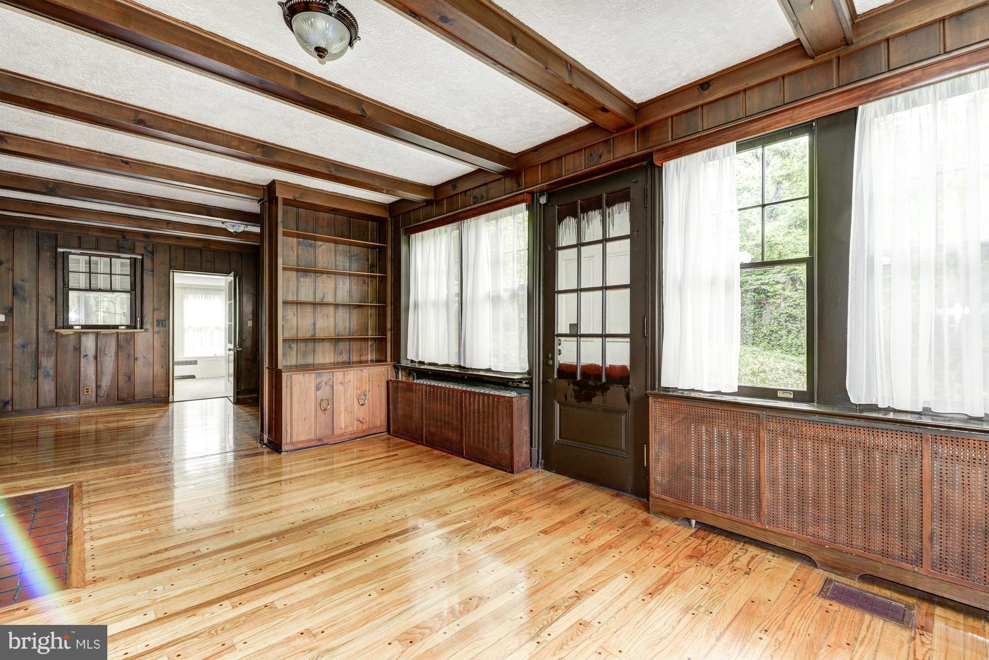 FOREST HILLS - Residential