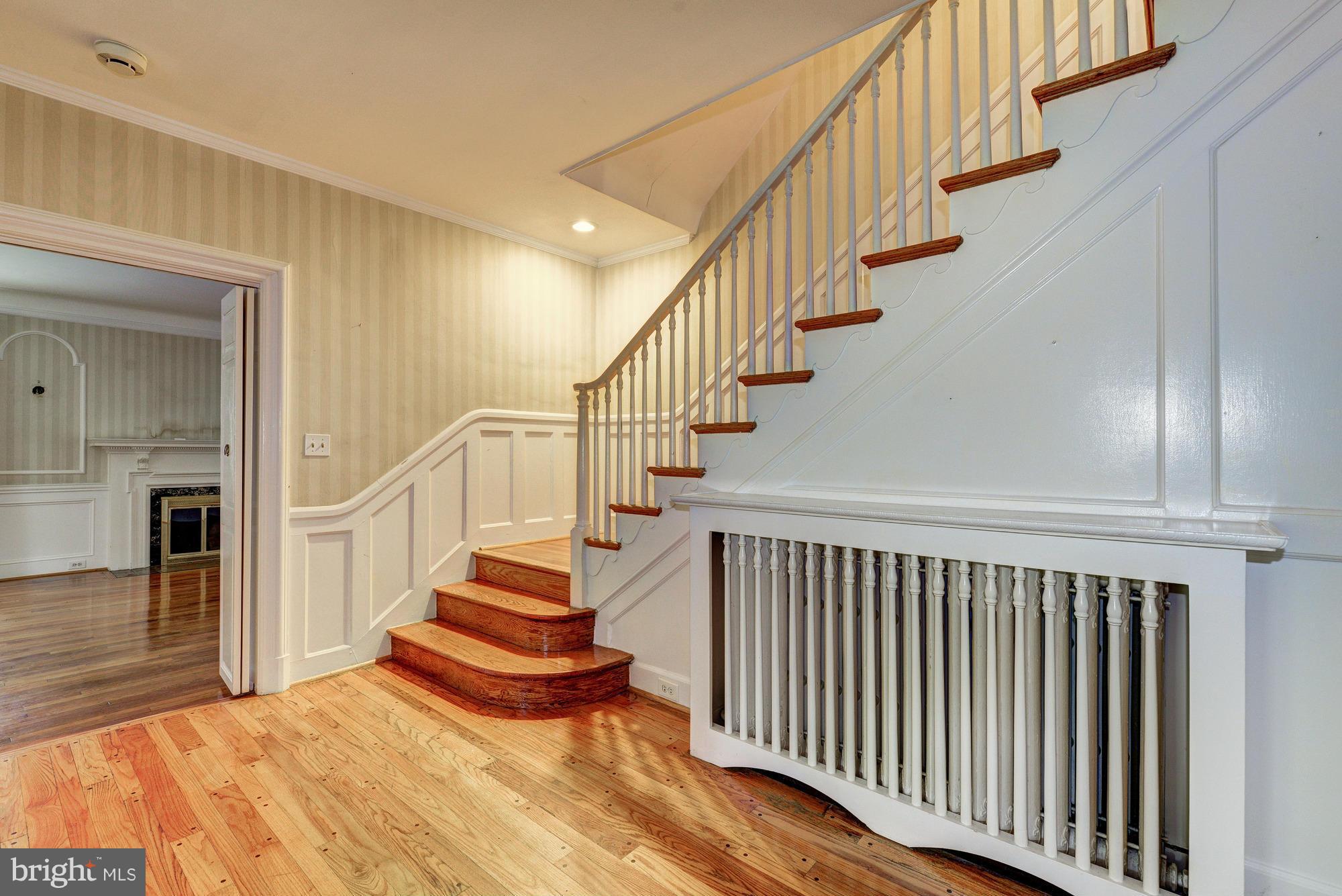 FOREST HILLS - Residential