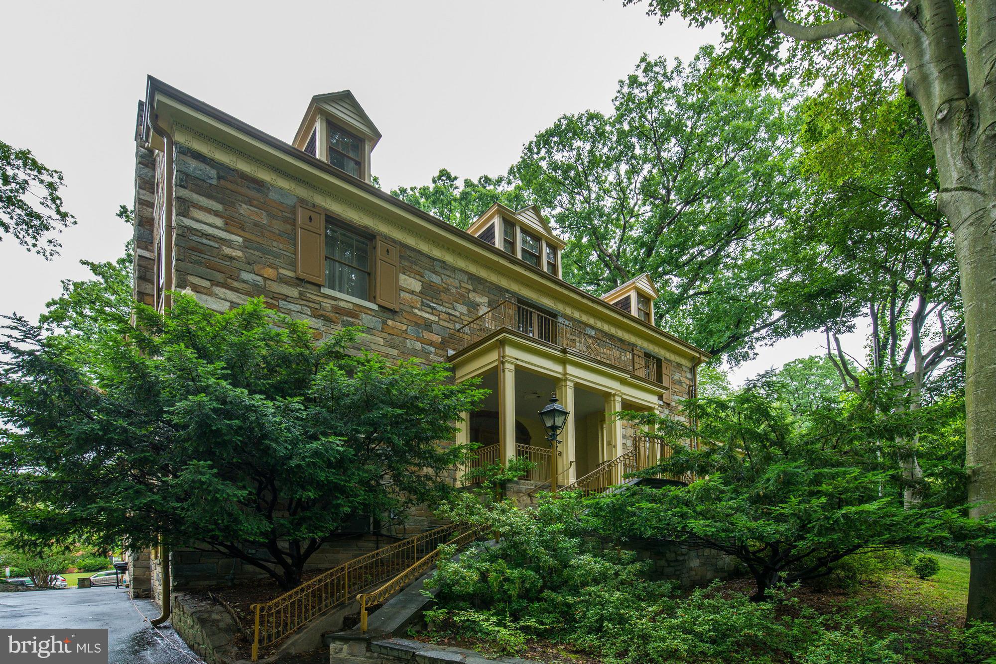 FOREST HILLS - Residential