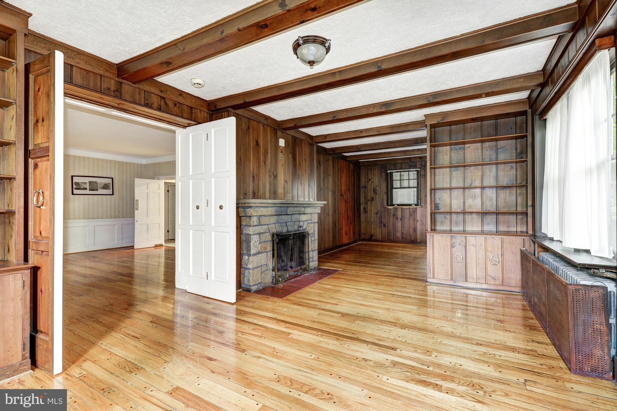 FOREST HILLS - Residential