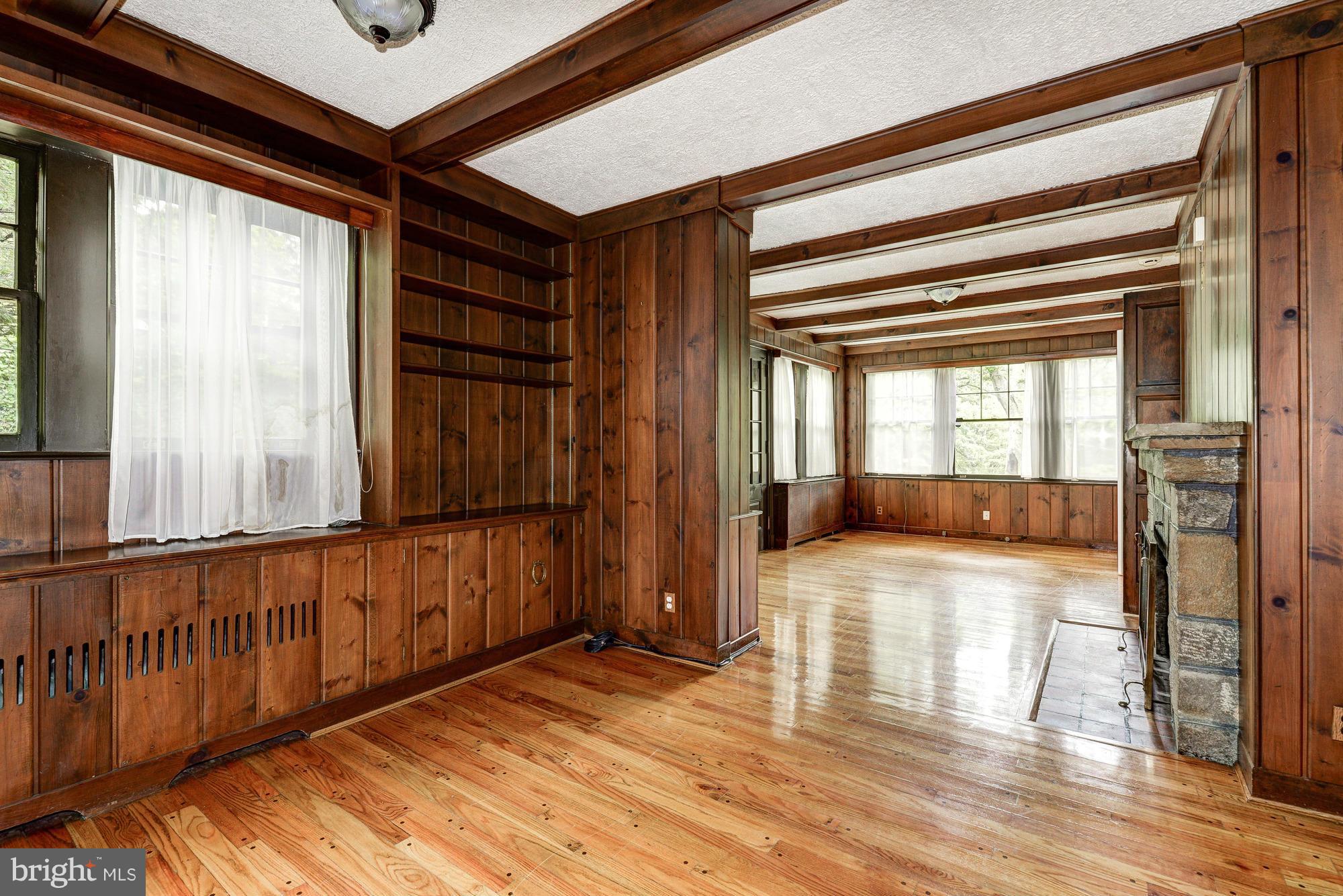 FOREST HILLS - Residential