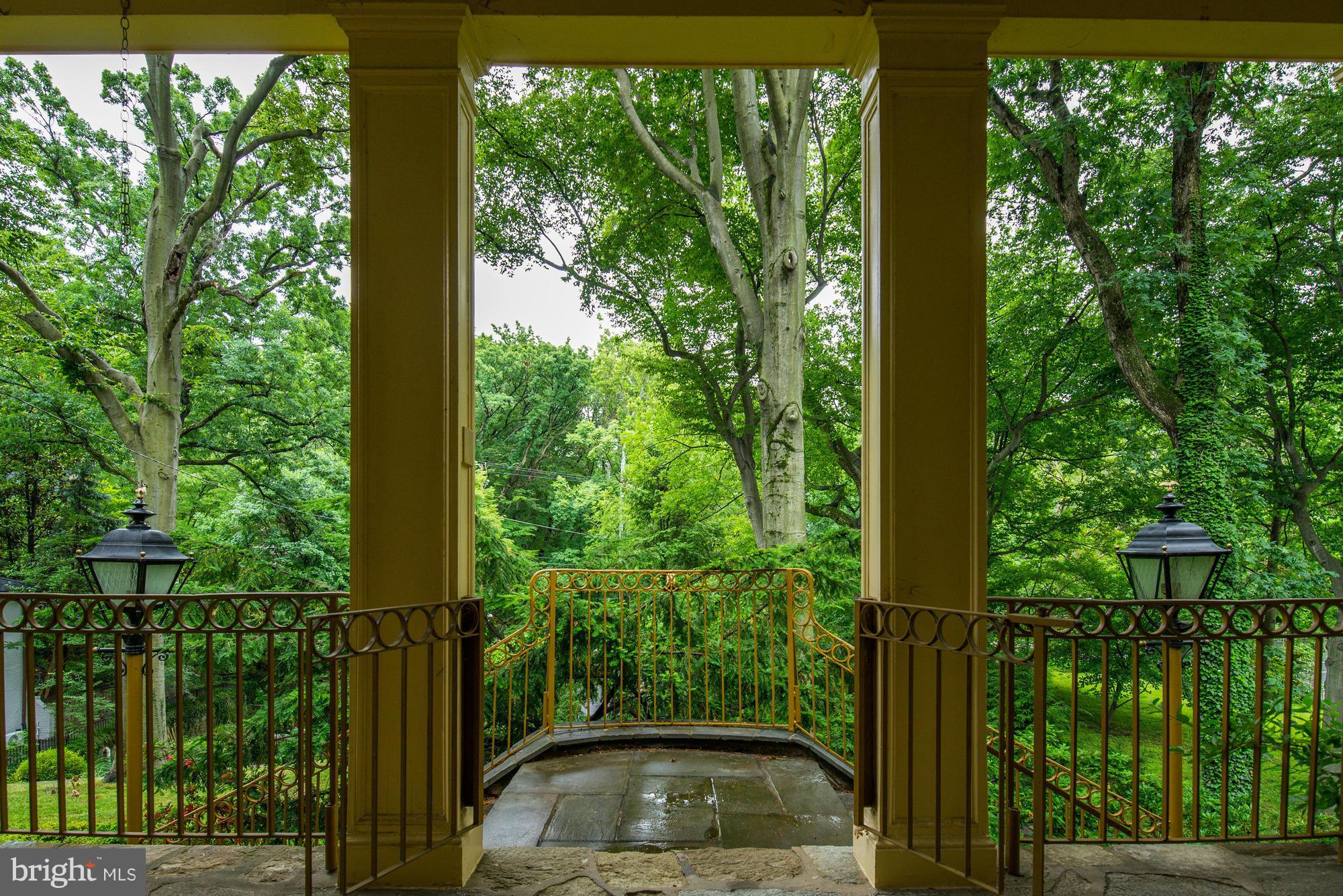 FOREST HILLS - Residential