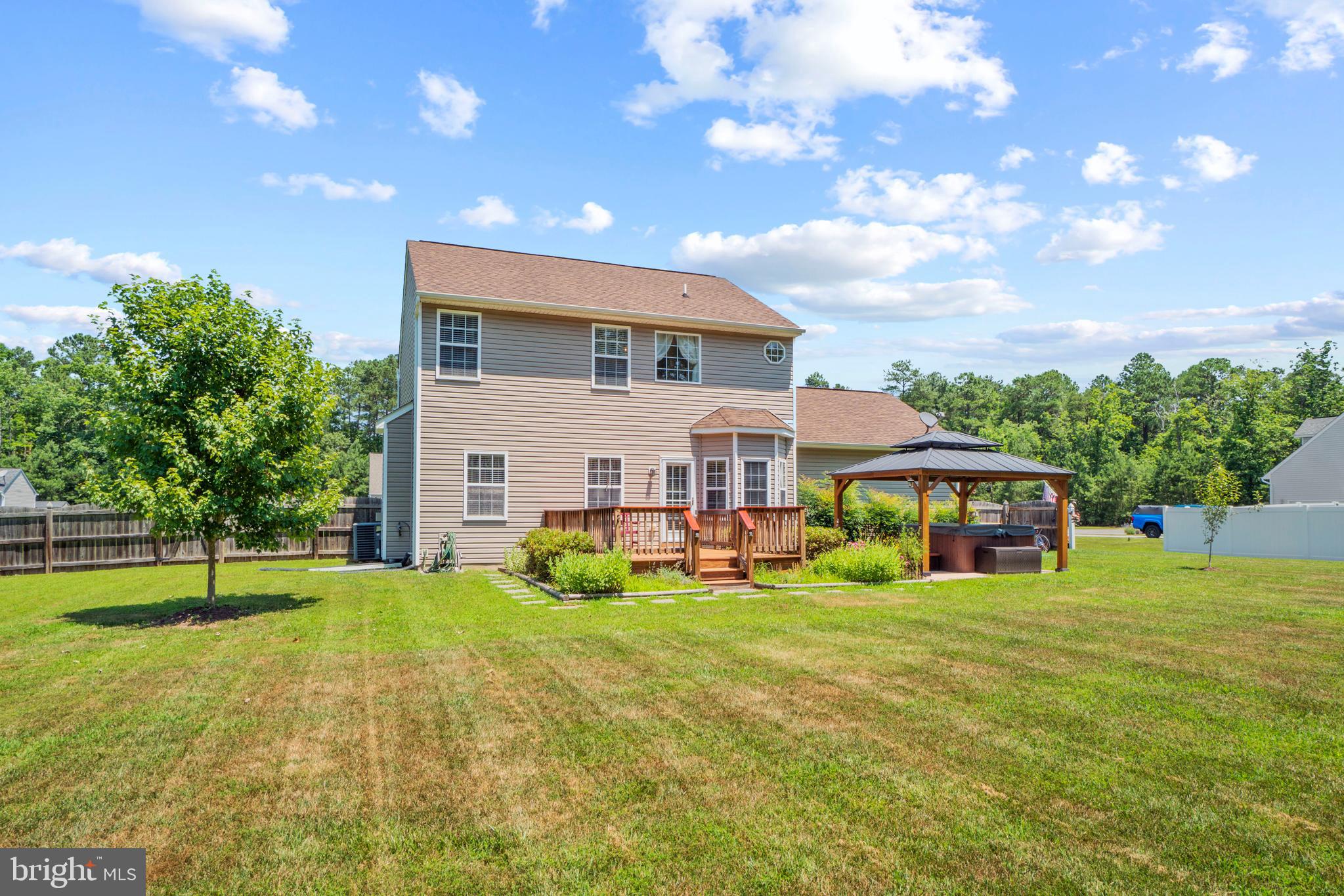 WESTBURY - Residential