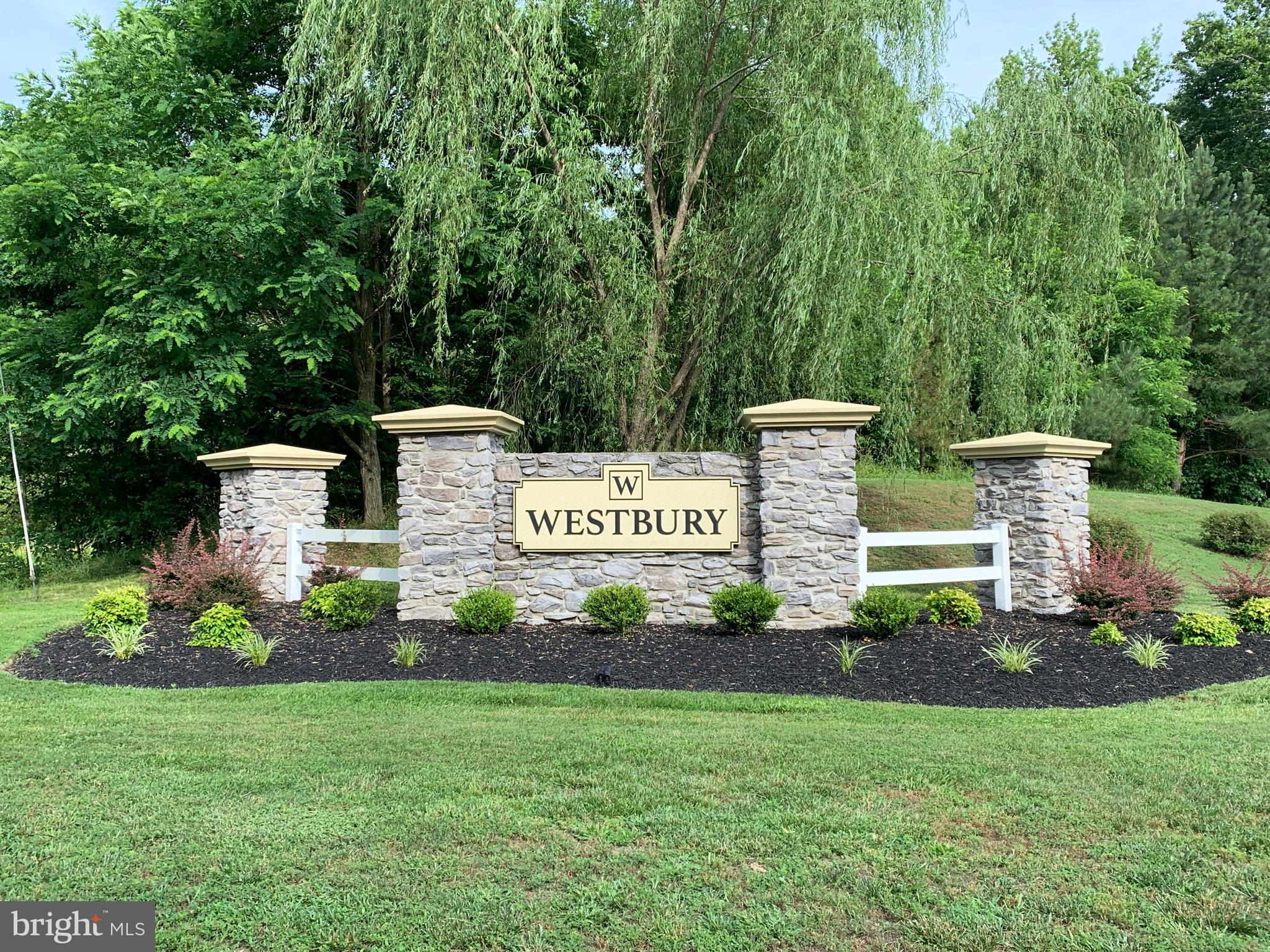 WESTBURY - Residential