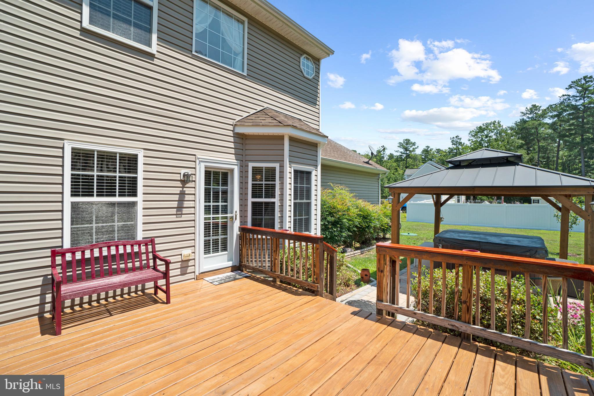 WESTBURY - Residential