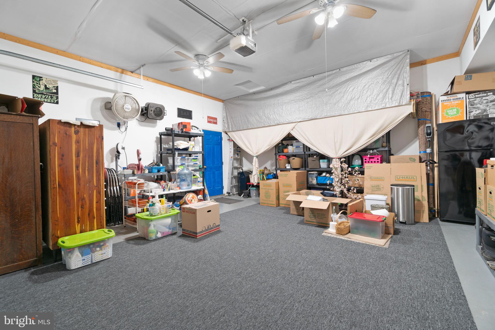 WESTBURY - Residential