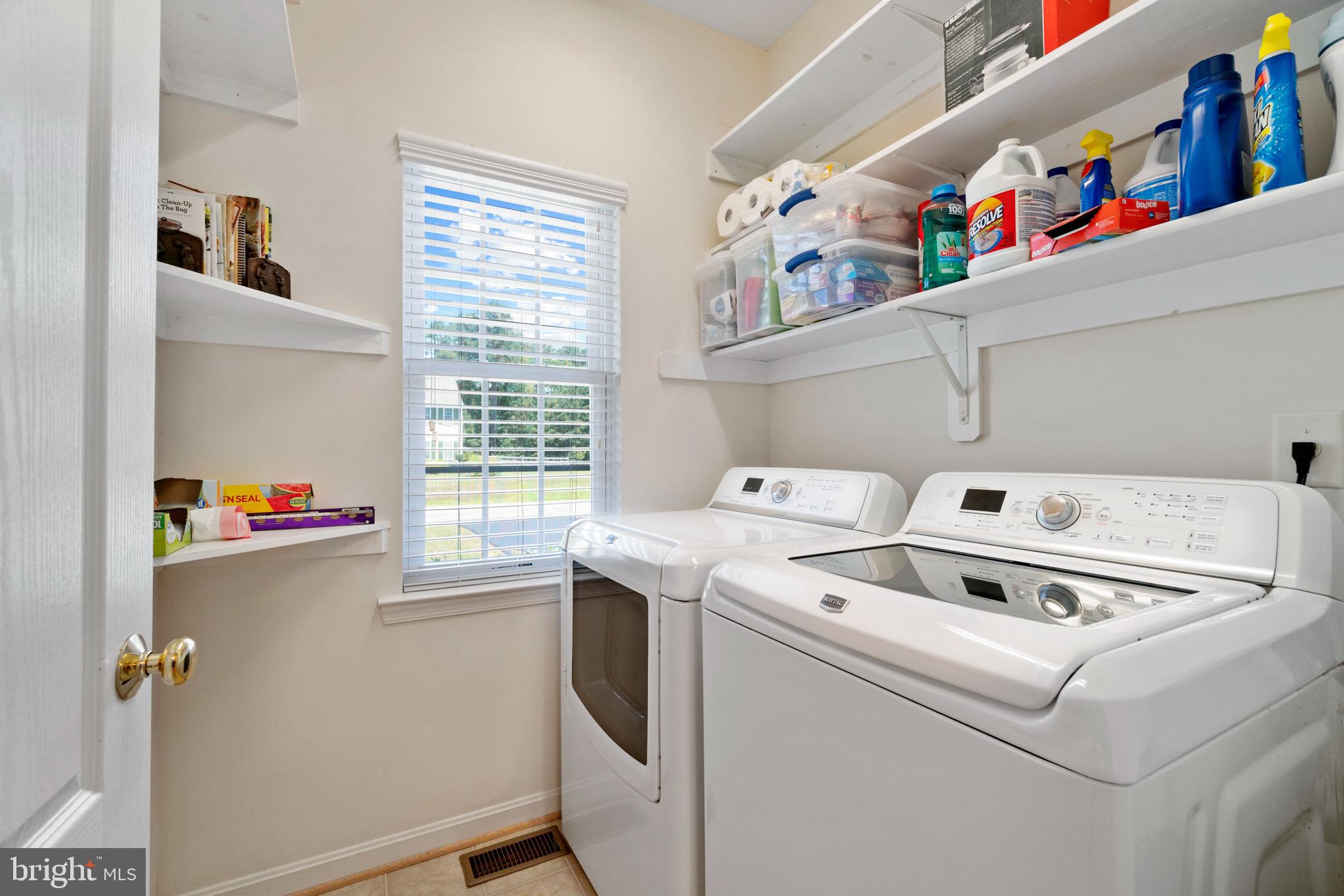 WESTBURY - Residential