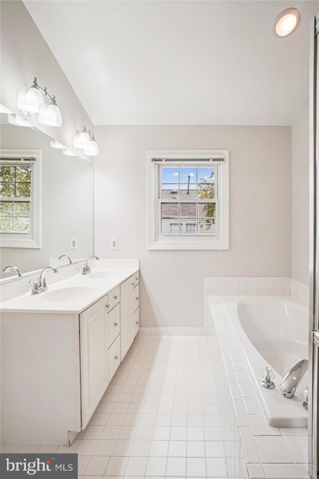 SULLY STATION - Residential