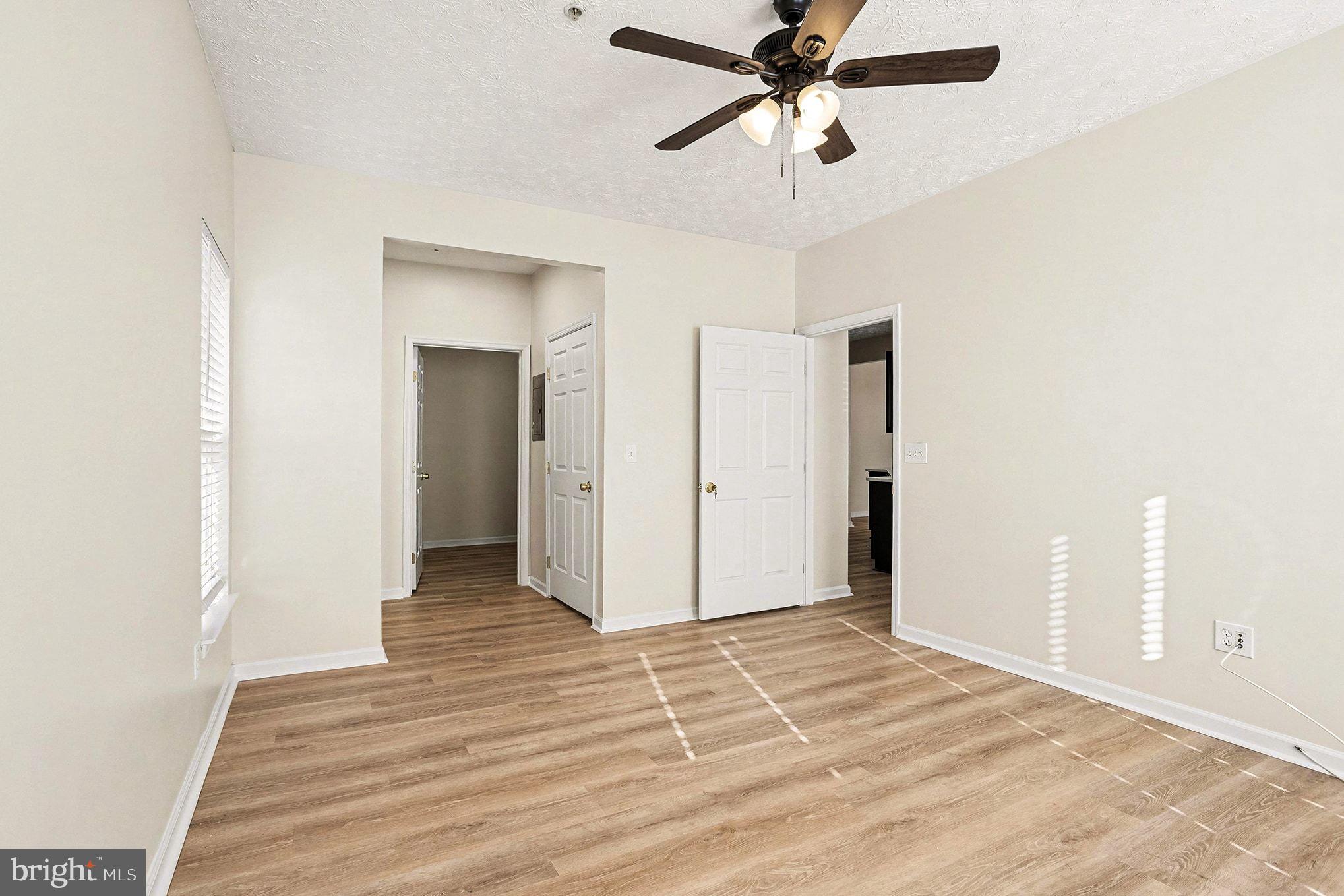 THE COURTYARDS AT POND - Residential