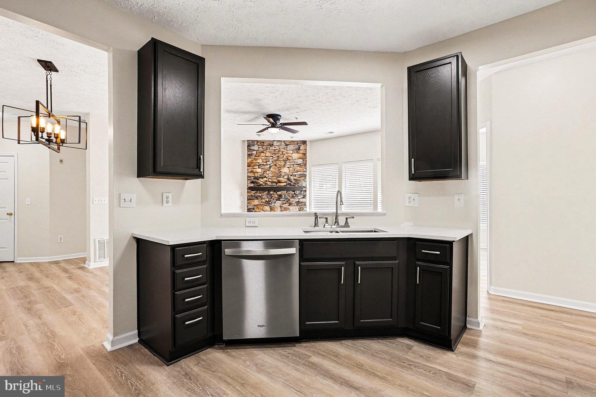 THE COURTYARDS AT POND - Residential