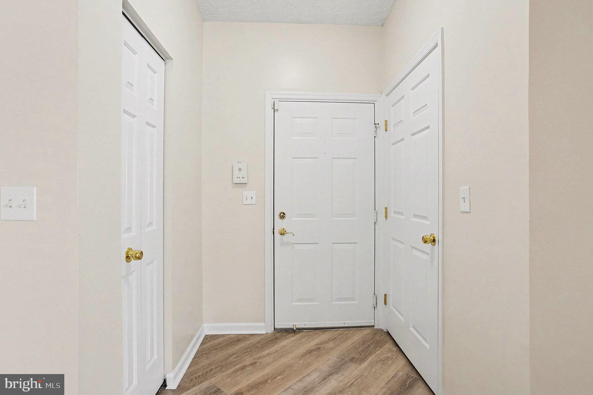 THE COURTYARDS AT POND - Residential