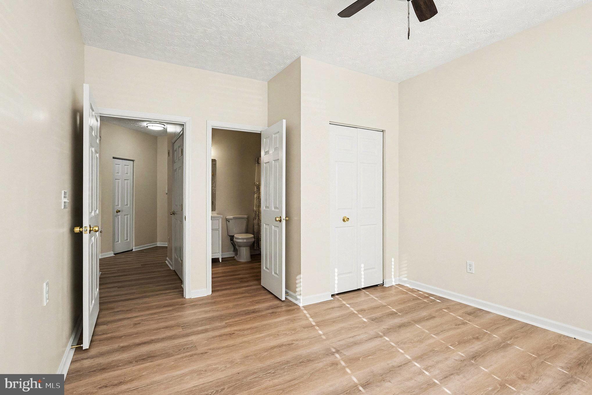 THE COURTYARDS AT POND - Residential