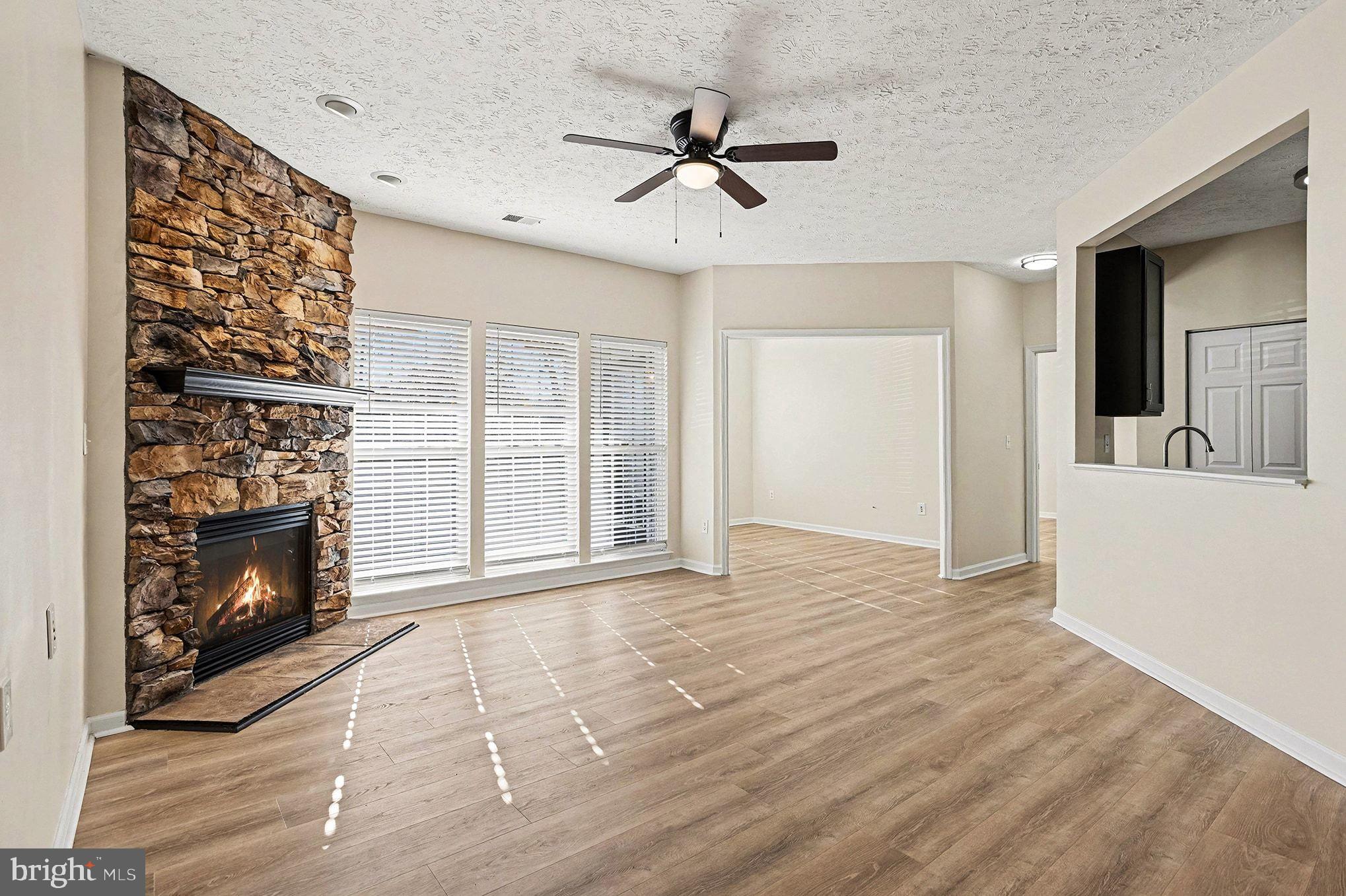 THE COURTYARDS AT POND - Residential