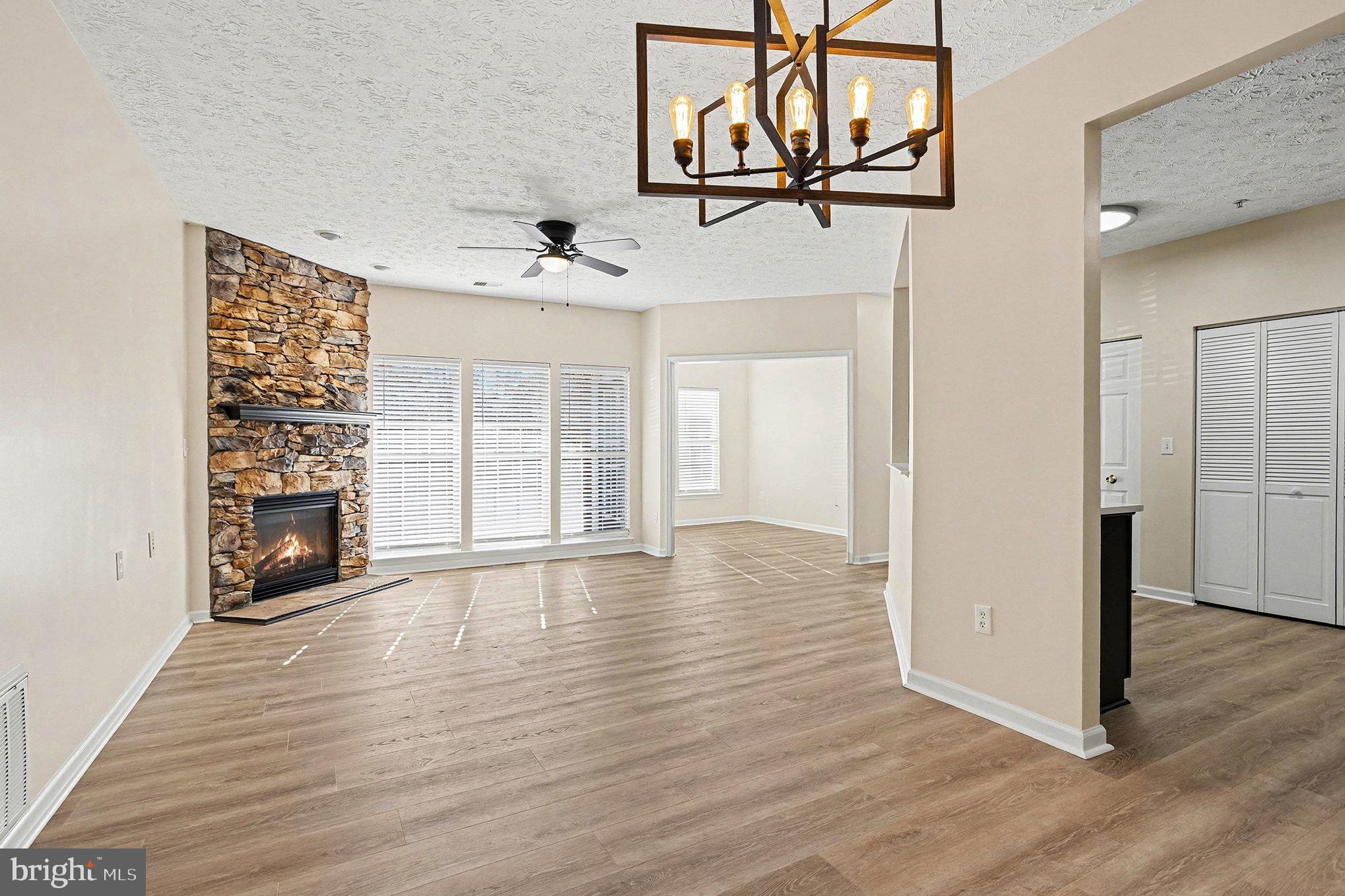 THE COURTYARDS AT POND - Residential