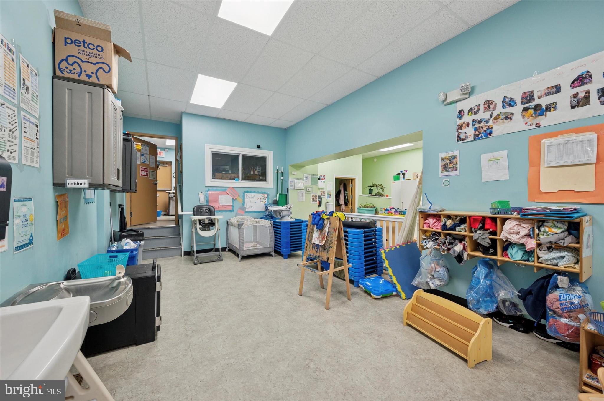 UNIVERSITY CITY - Commercial Sale