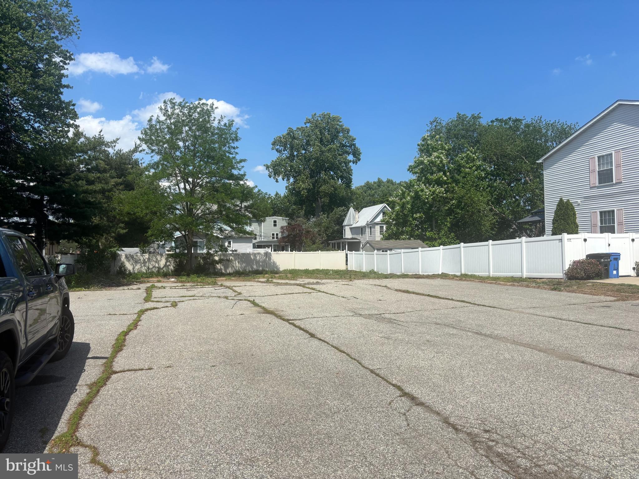 919 BROADWAY