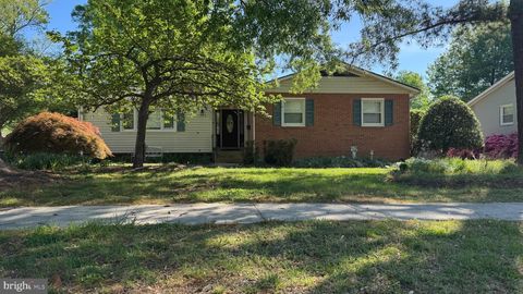 Photo of 1130 Neal Drive, ALEXANDRIA, VA 22308 (MLS # VAFX2304360)