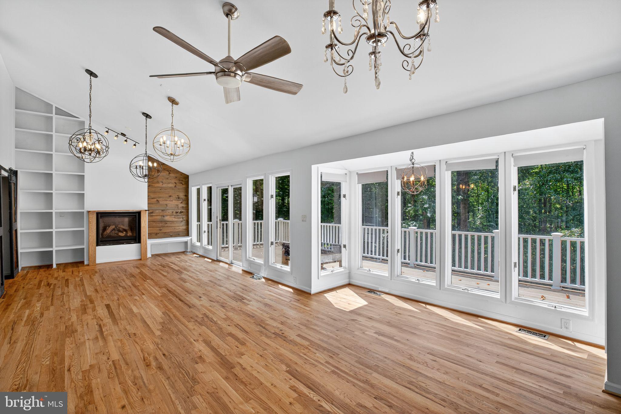 BREEZY POINT - Residential