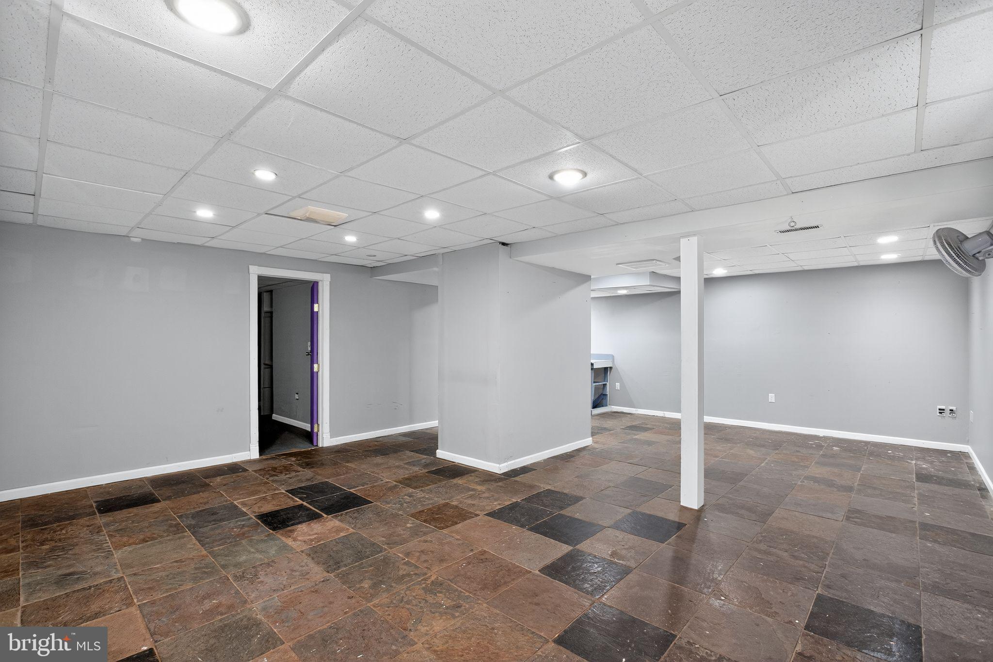 BREEZY POINT - Residential