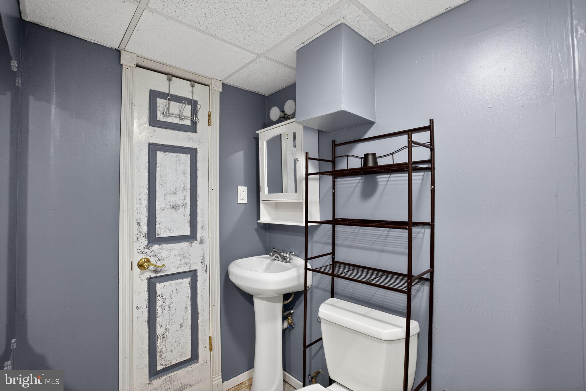 BREEZY POINT - Residential