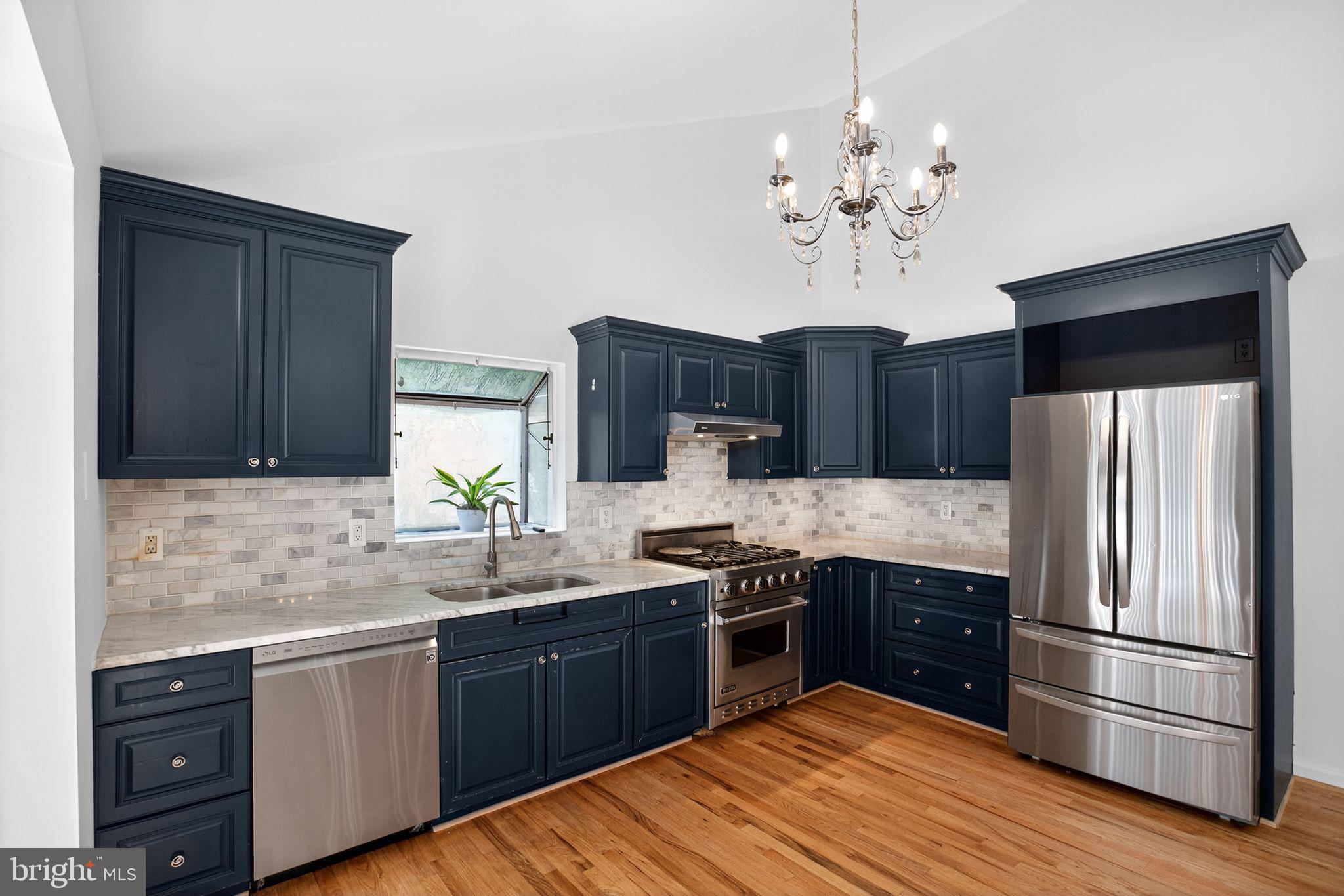 BREEZY POINT - Residential