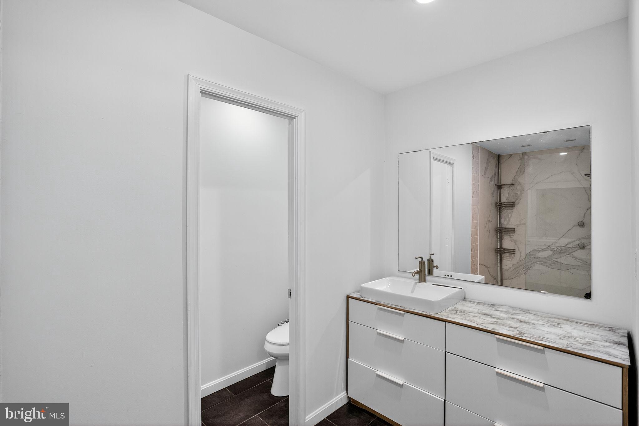 BREEZY POINT - Residential