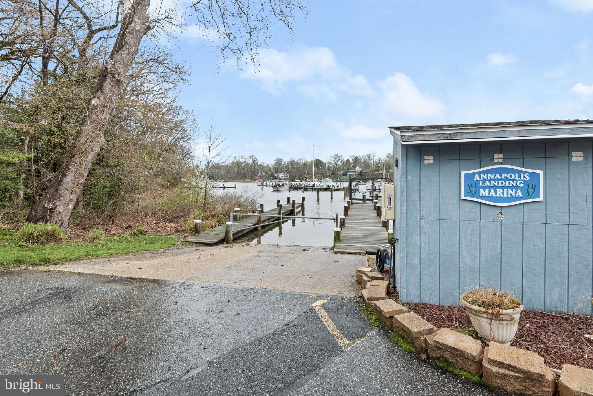 ANNAPOLIS LANDING - Residential