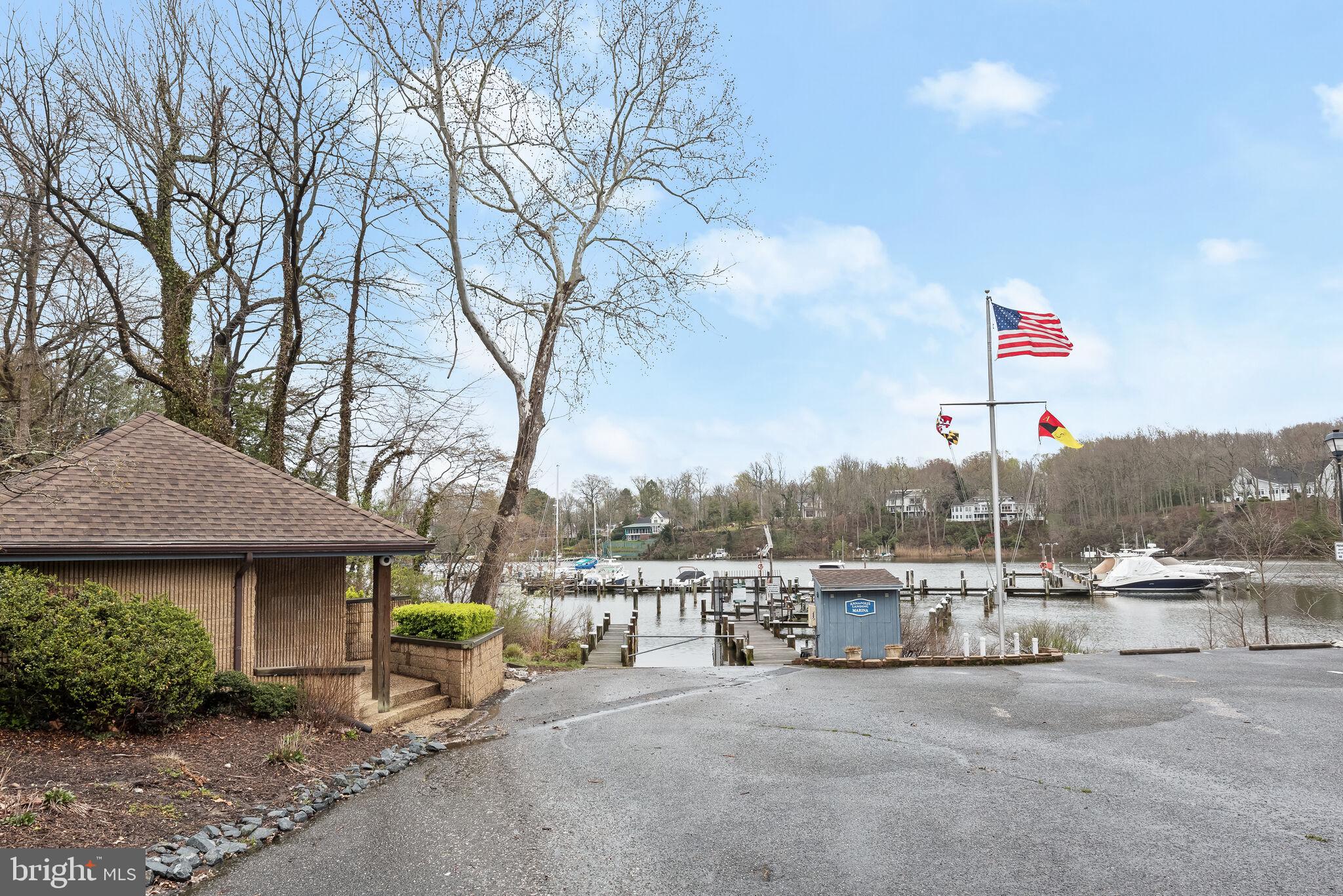 ANNAPOLIS LANDING - Residential