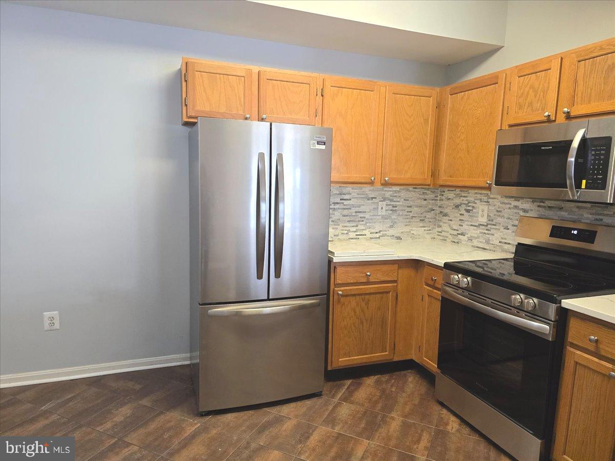 CEDAR GROVE AT CROFTON - Residential