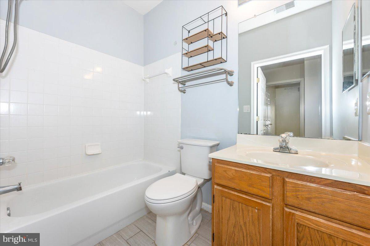 CEDAR GROVE AT CROFTON - Residential