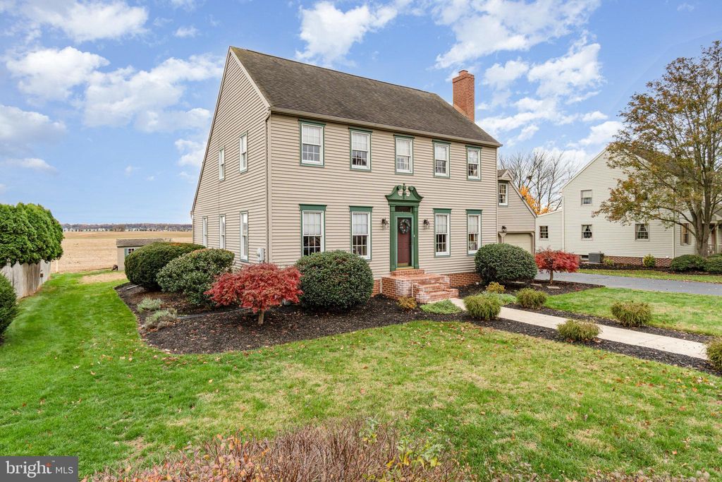 Photo of 1325 Mill Pond Way, PALMYRA, PA 17078 (MLS # PALN2023650)