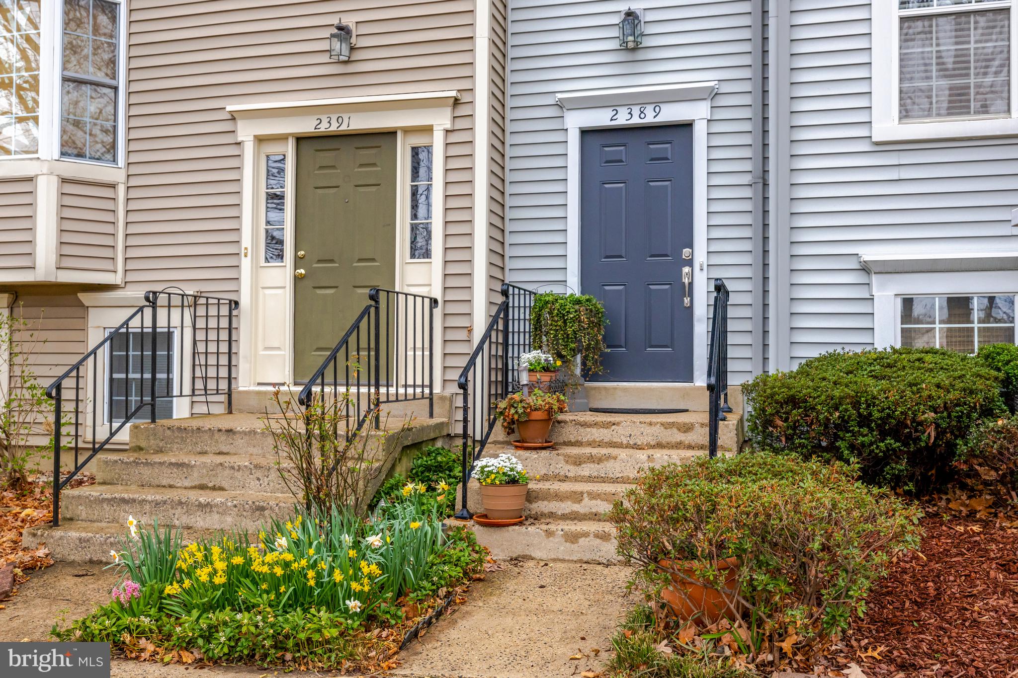 HUNTERS SQUARE - Residential