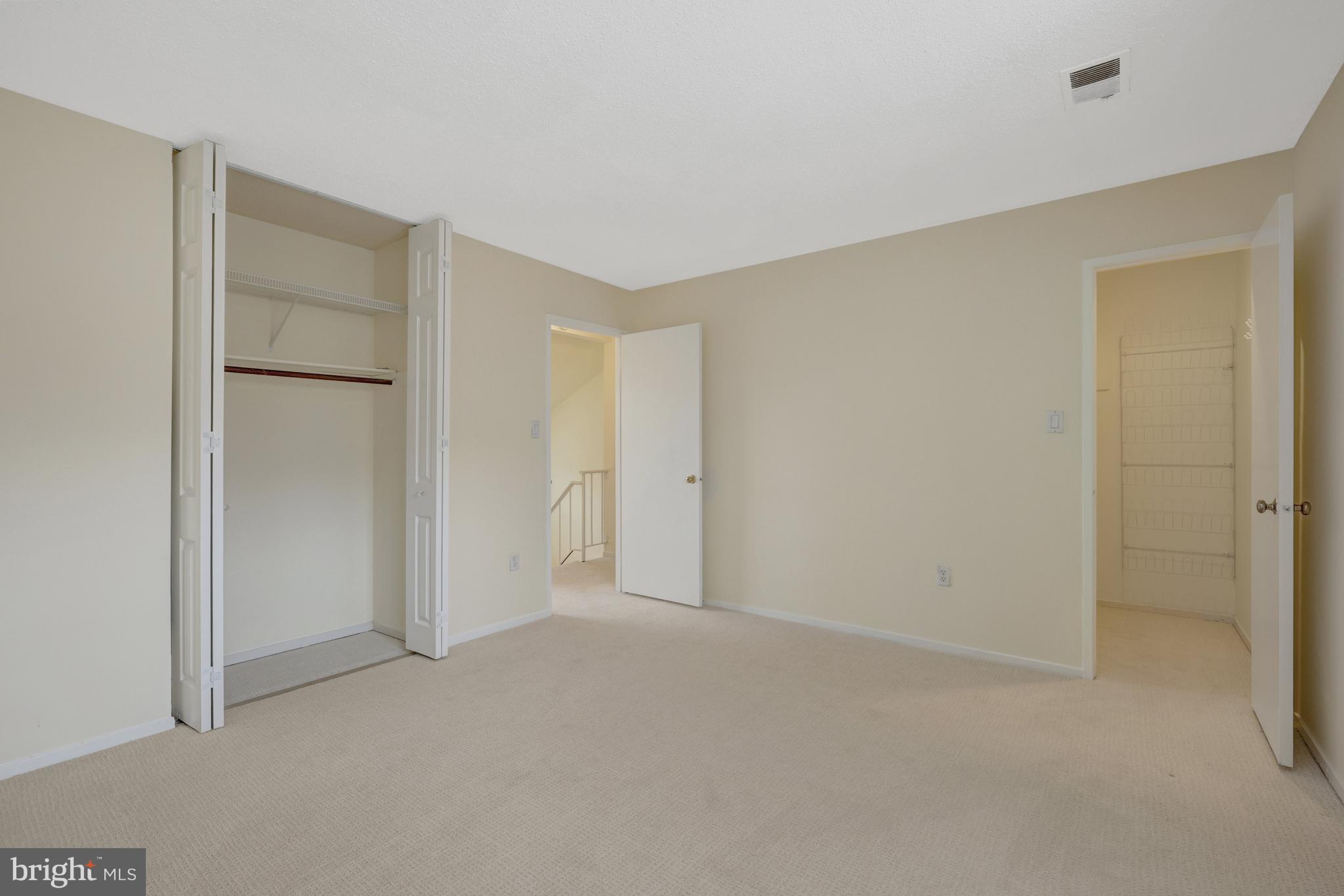 HUNTERS SQUARE - Residential